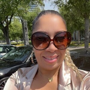 Meet your Posher, Cynnie